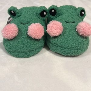 Hot Topic -  New - Sold Out - Frog Sherpa Plush Slippers